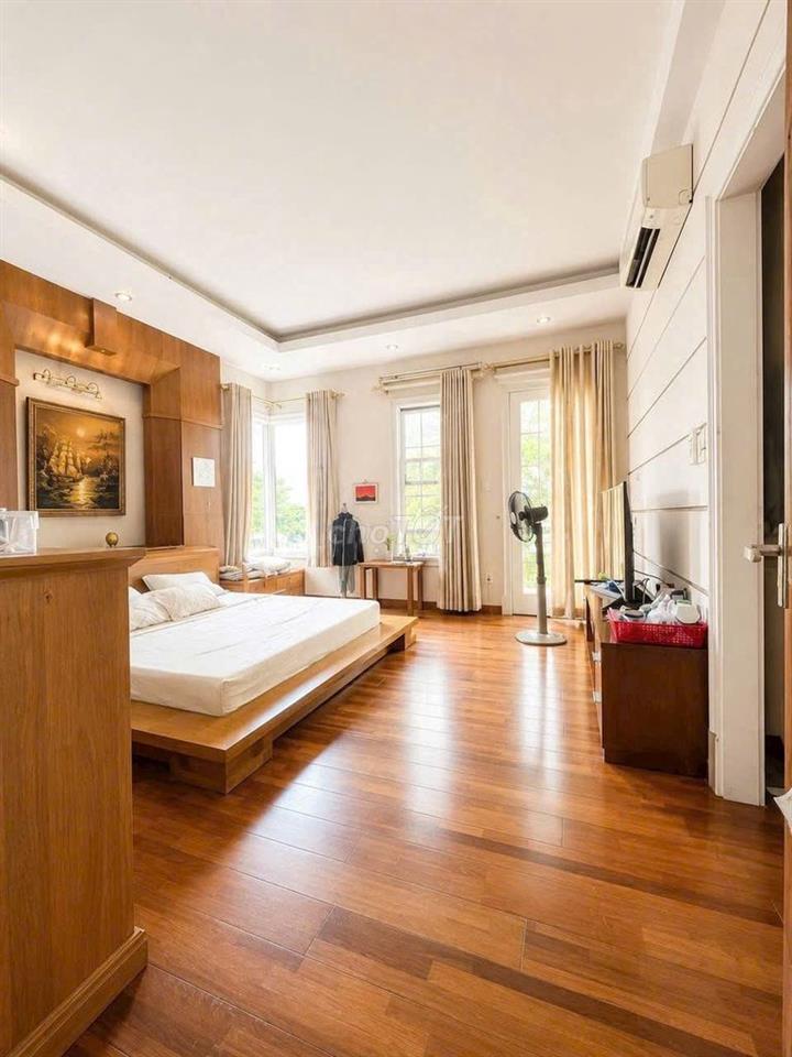 CHỦ CẦN BÁN GẤP BIỆT THỰ 2 MẶT TIỀN  KDC GIA HÒA - PHƯỚC LONG - QUẬN 9
