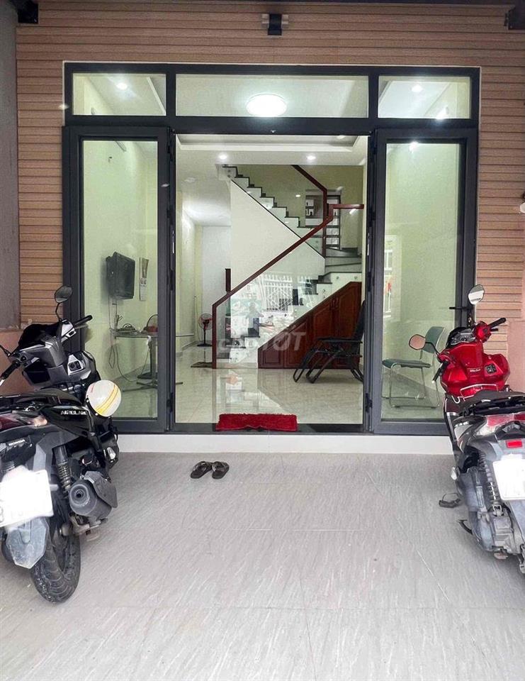 Chính chủ bán nhà mặt tiền đường 28, Nguyễn xiển, gần Vinhome grandpar