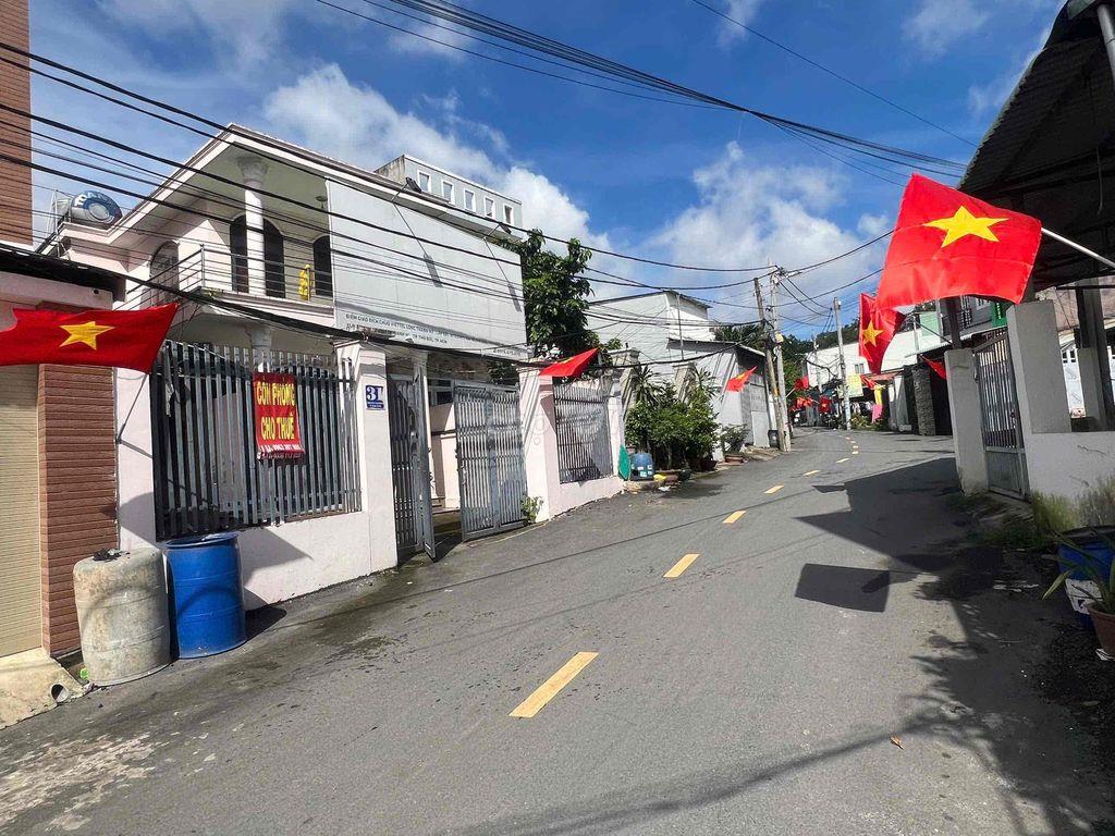 Chính chủ bán nhà mặt tiền đường 28, Nguyễn xiển, gần Vinhome grandpar