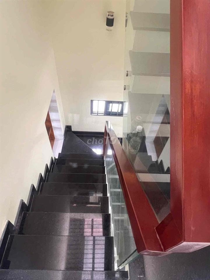 Chính chủ bán nhà mặt tiền đường 28, Nguyễn xiển, gần Vinhome grandpar