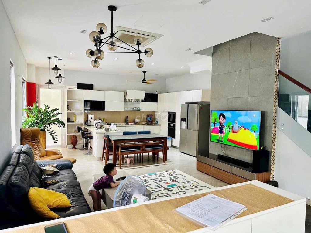 CHO THUÊ BIỆT THỰ FULL NT KHU COMPOUND Q9