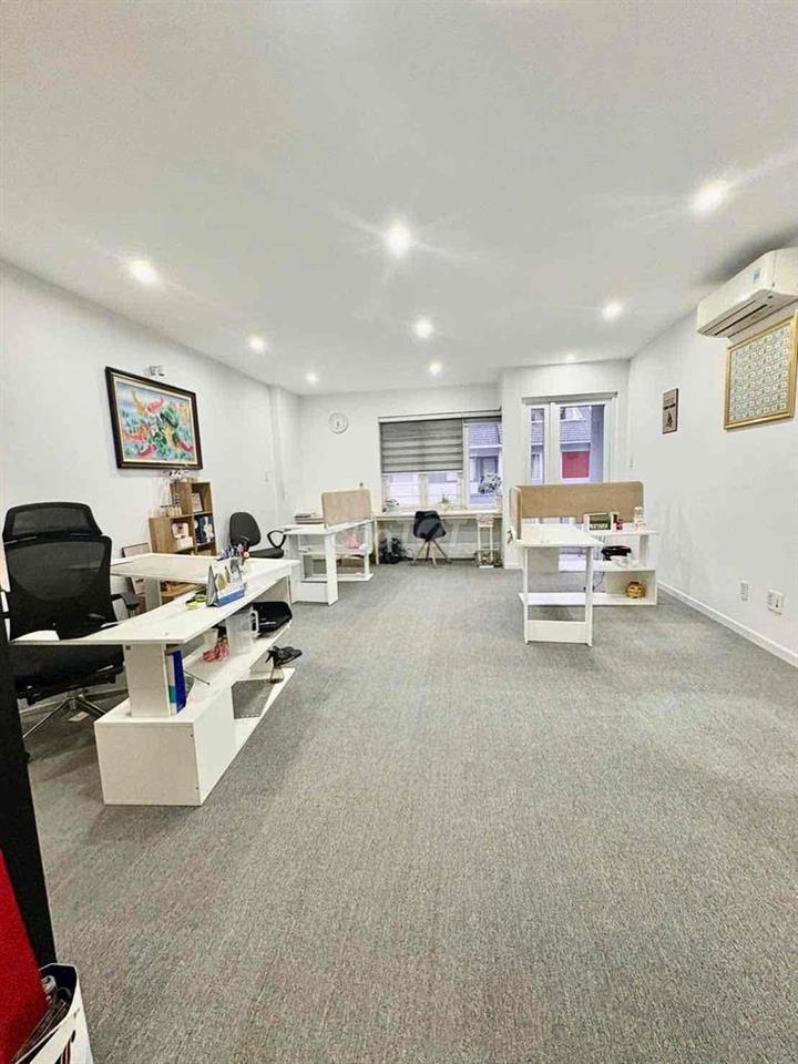 CHO THUÊ NHÀ PHỐ LÀM VĂN PHÒNG ĐƯỜNG TĂNG NHƠN PHÚ, GẦN CĐCT