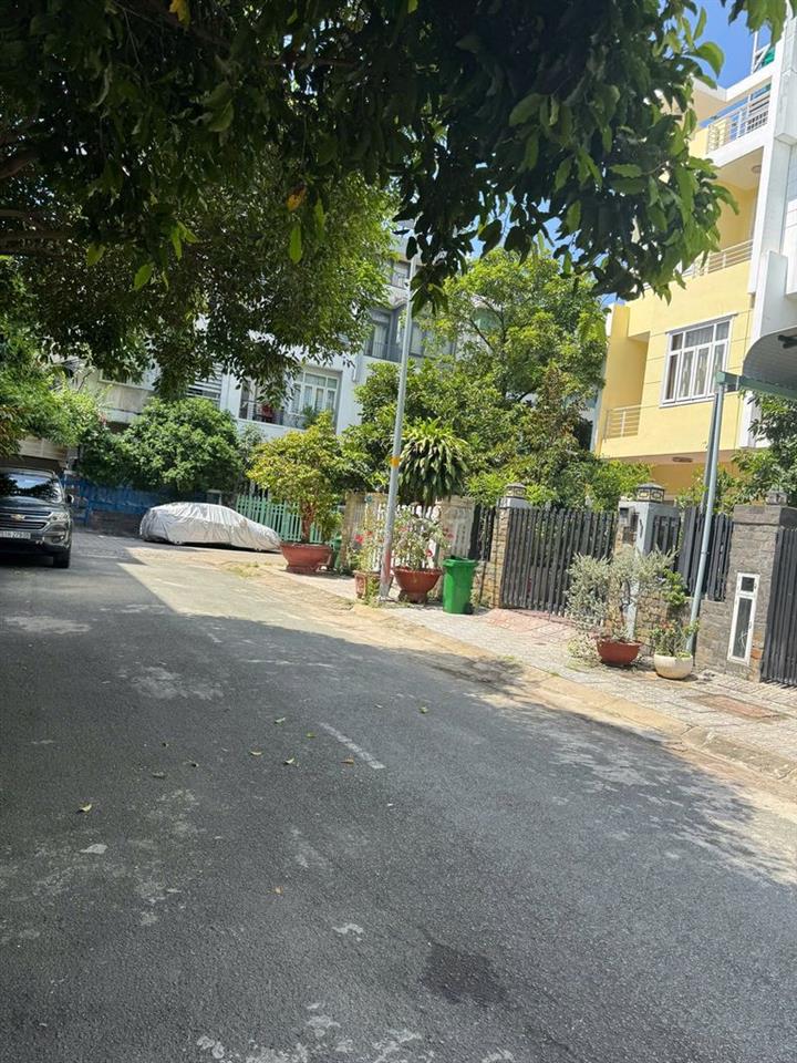 BÁN NỀN NHÀ PHỐ 137M2 KDC GIA HÒA , ĐỖ XUÂN HỢP Q9 GIÁ 13 TỶ