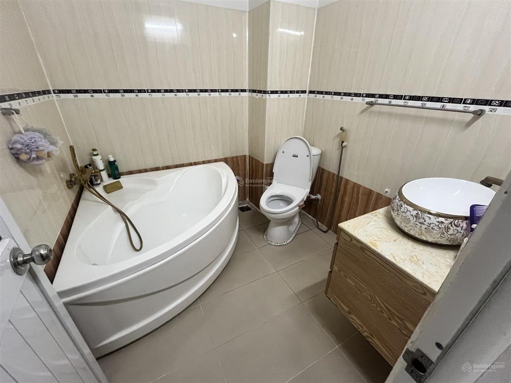 Bán mặt tiền vị trí đẹp, nhà 2 mặt tiền, nhà thông thoáng và smart home, nhà đs lê văn thọ, gv