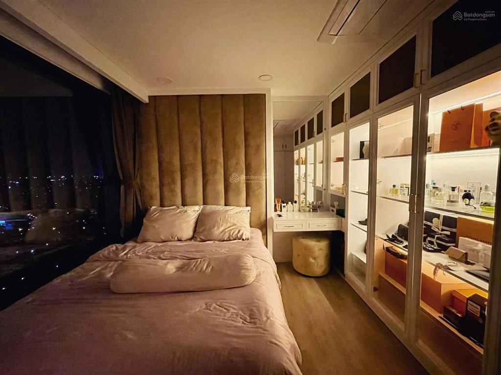 Bán 1pn  sổ sẵn giá 5tỷ5 vào ở liền và giỏi hàng nhiều căn tại kingdom