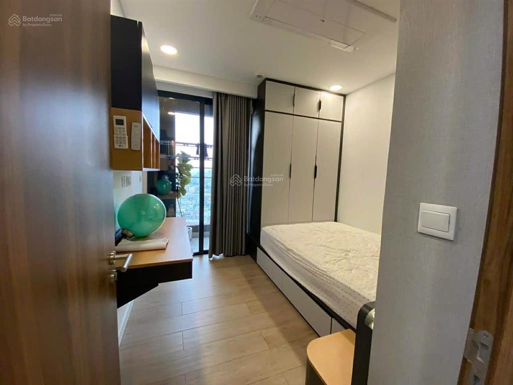 Bán 1pn  sổ sẵn giá 5tỷ5 vào ở liền và giỏi hàng nhiều căn tại kingdom