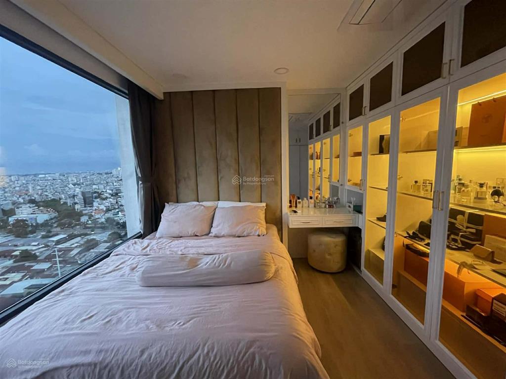 Bán 1pn  sổ sẵn giá 5tỷ5 vào ở liền và giỏi hàng nhiều căn tại kingdom