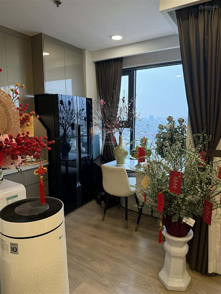 Bán 1pn  sổ sẵn giá 5tỷ5 vào ở liền và giỏi hàng nhiều căn tại kingdom