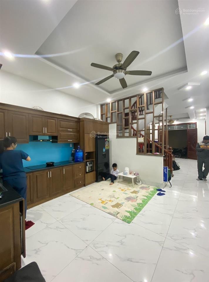 Chính chủ tôi bấn gấp nhà vương thừa vũ  44m2 x 5t, mặt tiền 4,1 m2 giá 10,480 tỷ  phân lô