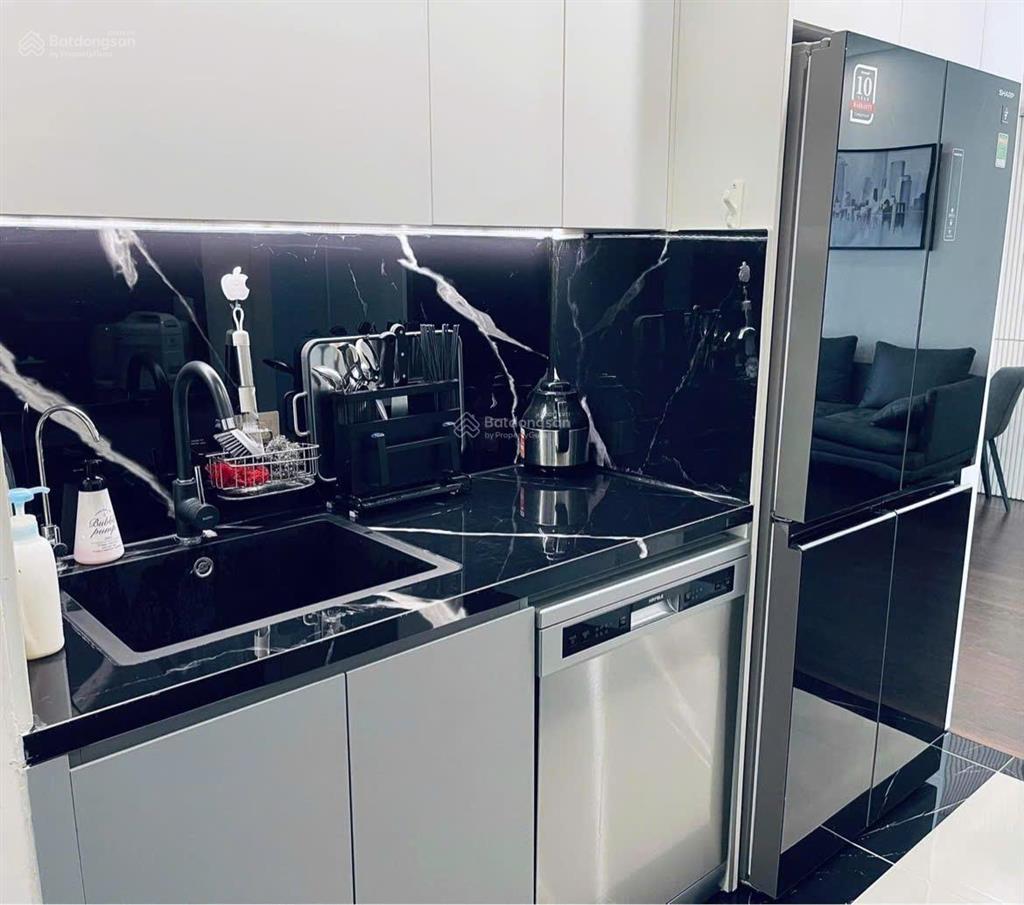 Rẻ nhất thi trường, sẵn sổ bán căn 3pn, 88m2 toà b imperia sky garden, giá 8.1 tỷ.  0972 811 ***