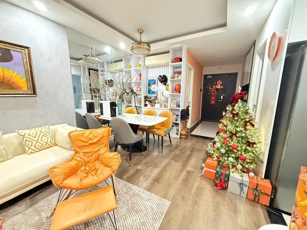 Sổ đỏ chính chủ bán căn 2 ngủ 75m imperia sky garden, giá 6.8 tỷ bao phí.  0972 811 ***