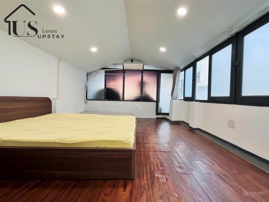 Căn hộ duplex 2 tầng  80 m2, ngay tòa nhà viettel, vòng xoay dân chủ cmt8, q10, có máy giặt riêng