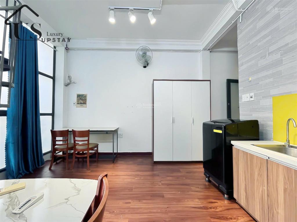 Căn hộ duplex 2 tầng  80 m2, ngay tòa nhà viettel, vòng xoay dân chủ cmt8, q10, có máy giặt riêng