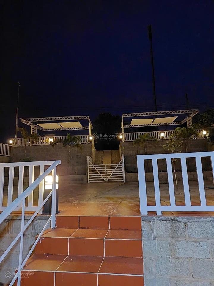 Bán nhà đang cho người nước ngoài thuê, mặt tiền đường nhựa 715 gần sân bay phan thiết