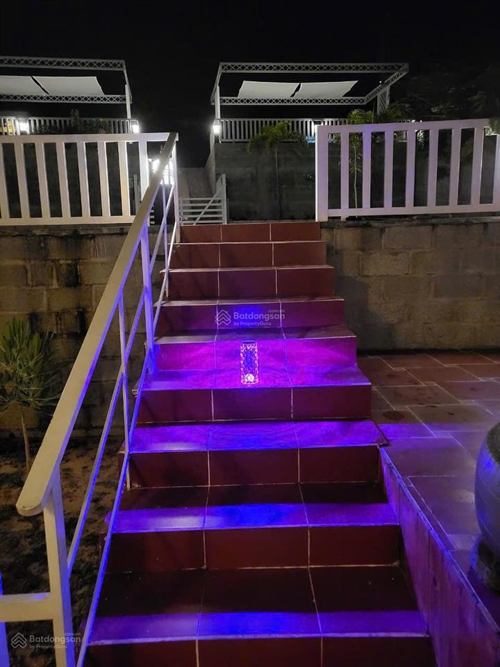 Bán nhà đang cho người nước ngoài thuê, mặt tiền đường nhựa 715 gần sân bay phan thiết