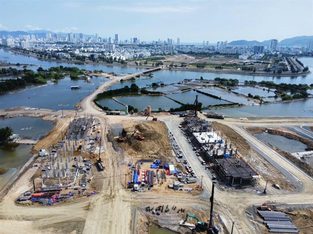 Nhà phố 3 tầng ngang 7, 5m mặt tiền đường 13,5m chỉ 12,1 tỷ tại dự án charmora city nha trang