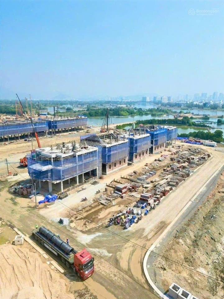 Villa song lập, hướng đông nam, kề sông, bến du thuyền tại đảo nam dự án charmora city nha trang