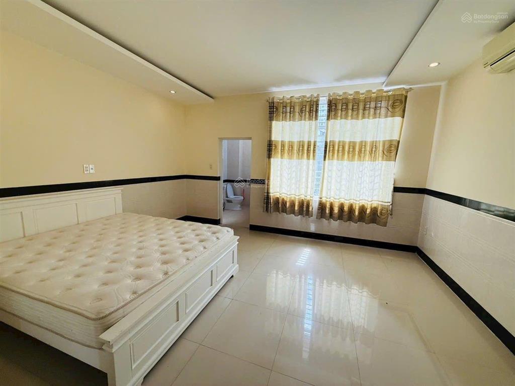 Bán nhà 4 tầng mặt tiền đường điện biên phủ đối diện trường cao đẳng du lịch phường bắc nha trang