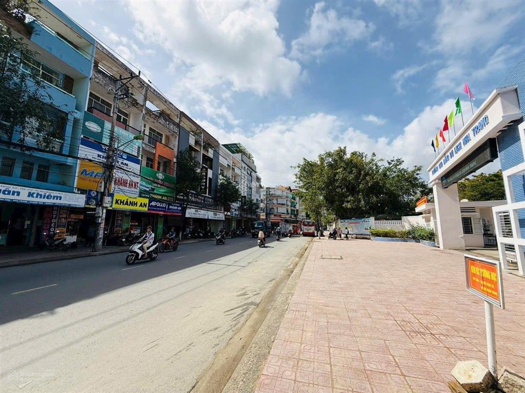 Bán nhà 4 tầng mặt tiền đường điện biên phủ đối diện trường cao đẳng du lịch phường bắc nha trang