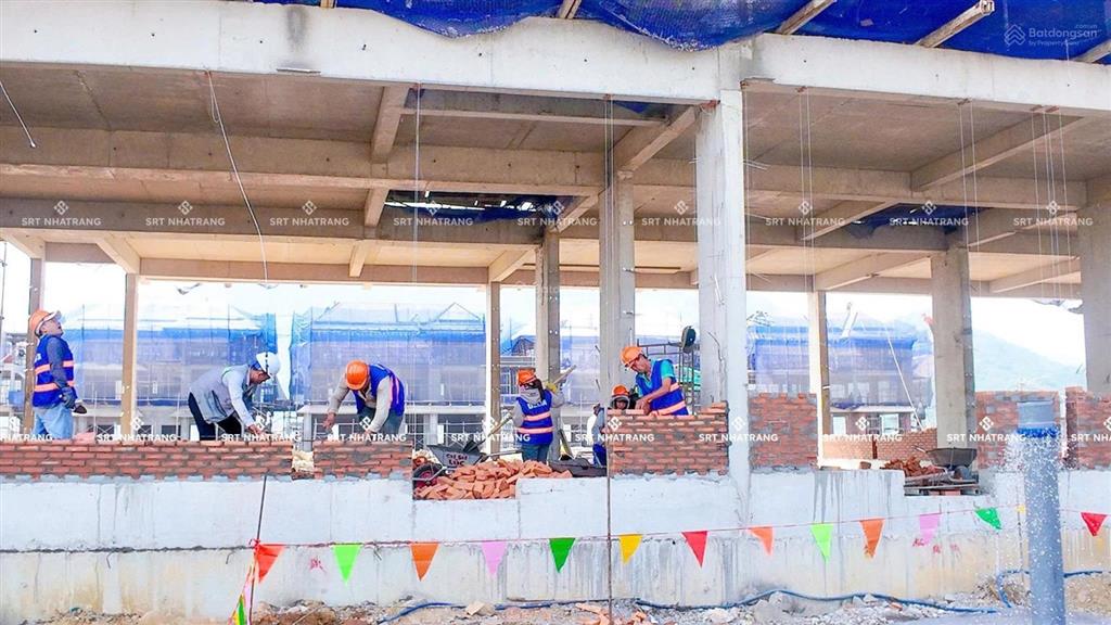 Nhà phố 3 tầng, ngang 7,5m, sở hữu lâu dài đối diện biệt thự và công viên ven sông tại charmora cit