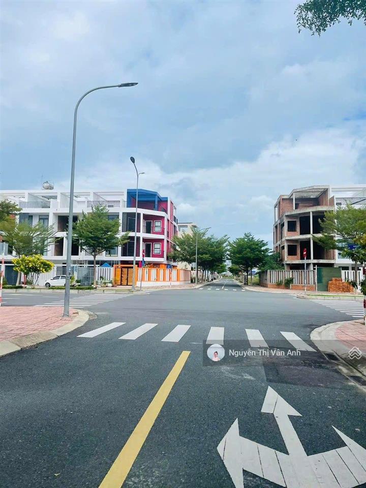 Bán lô liền kề gần đường tô hiệu kđt mipeco nha trang đã có sổ hồng riêng cách biển chỉ 500m