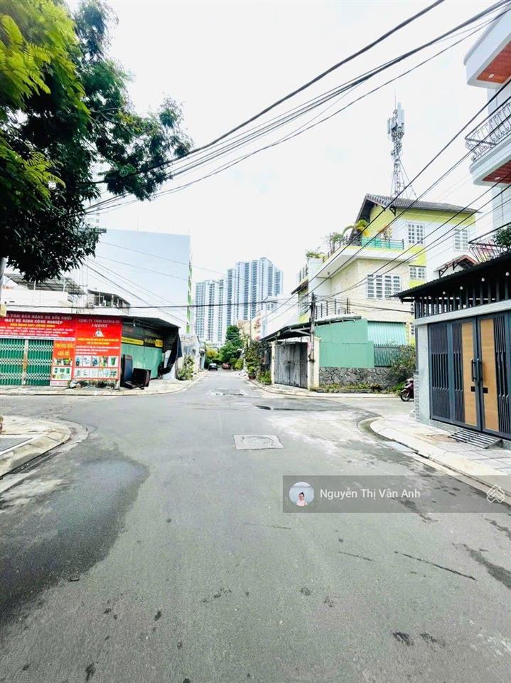 Nhà 3 tầng mặt tiền đường phó đức chính, hướng đông, cách biển 400m chỉ 11,5 tỷ.