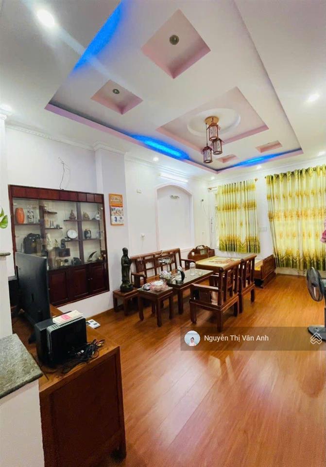 Nhà 3 tầng mặt tiền đường phó đức chính, hướng đông, cách biển 400m chỉ 11,5 tỷ.