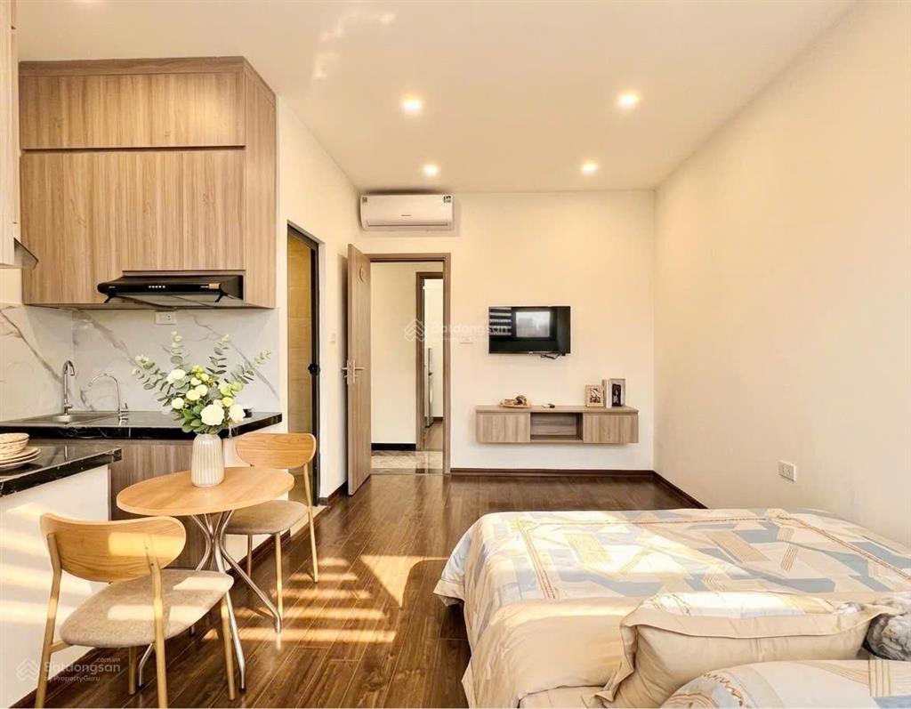Cho thuê căn hộ ccmn cao cấp full đồ tại hoàng quốc việt, 30m², giá 4,5tr, ở được luôn