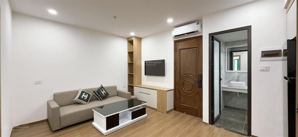 Cho thuê căn hộ xây mới tinh 2 ngủ 1 khách full đồ tại hoàng quốc việt  70m  ở luôn  ô tô đỗ cửa
