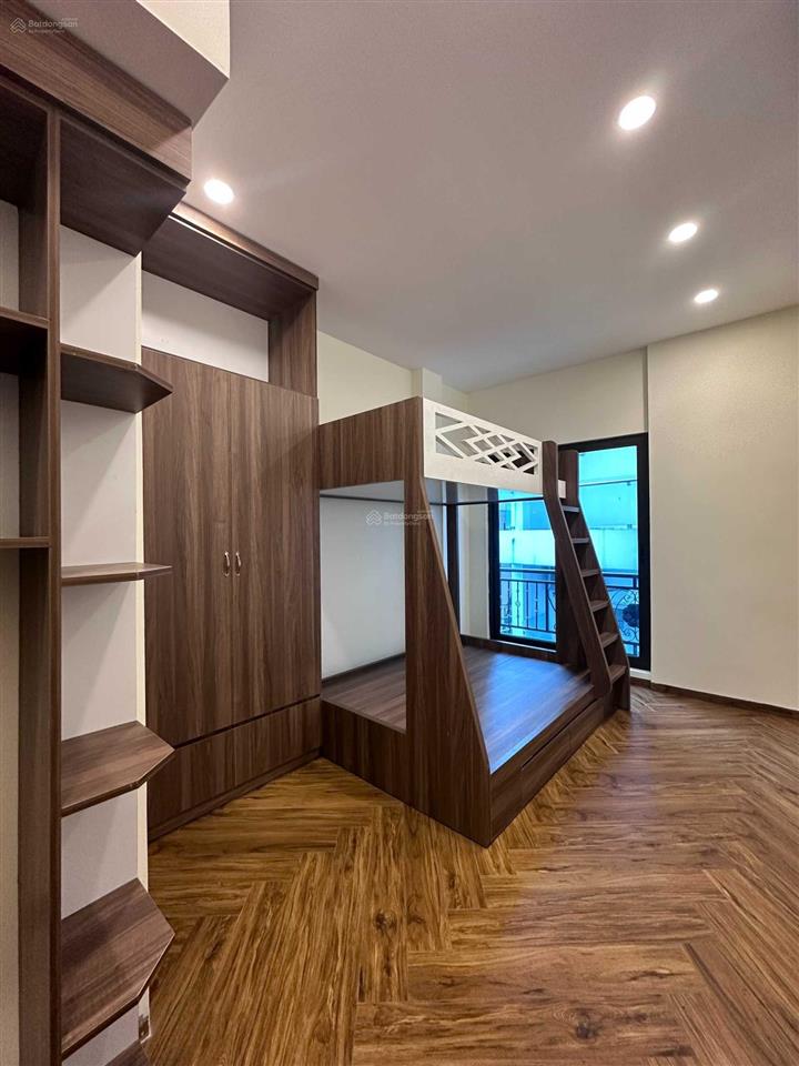 Cho thuê phòng mới tinh ở hồ tùng mậu, full đồ ở luôn, ô tô đỗ cửa, dt 30m2  giá 3,6 triệu