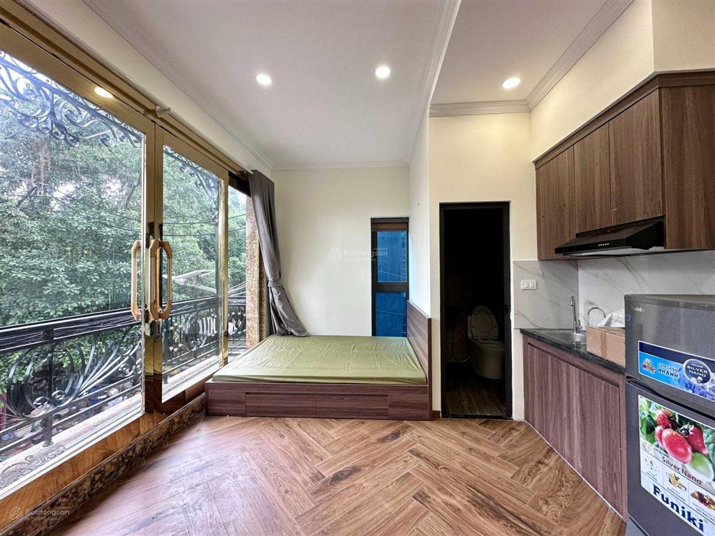 Cho thuê phòng mới tinh ở hồ tùng mậu, full đồ ở luôn, ô tô đỗ cửa, dt 30m2  giá 3,6 triệu