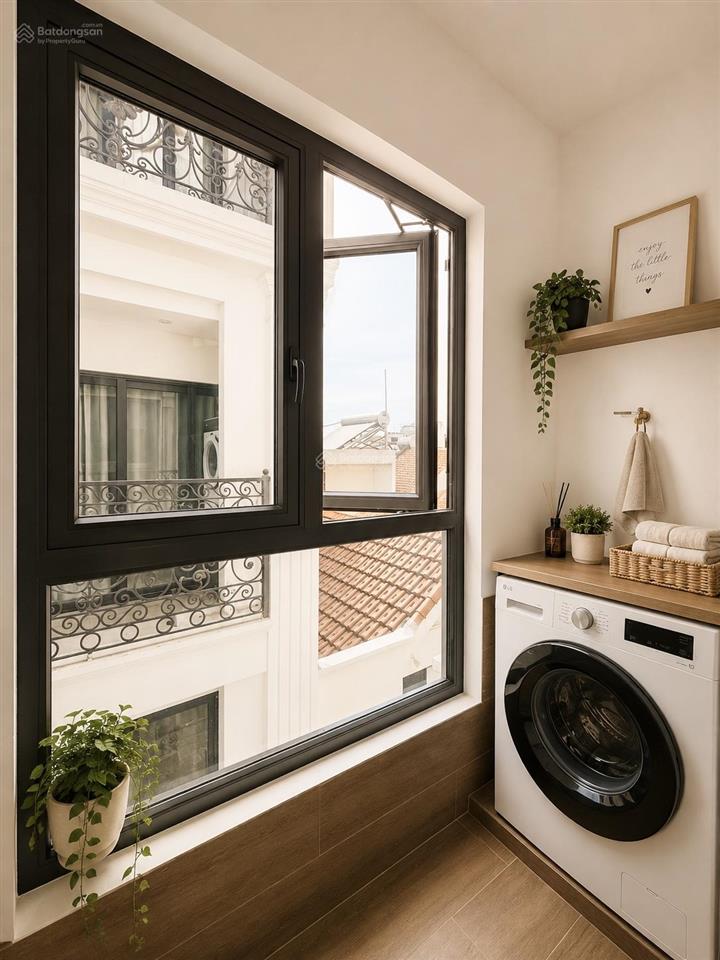 Cho thuê căn hộ mới tinh tại 106 hoàng quốc việt  2n1k 2wc  70m²  full nội thất  ô tô đỗ cửa