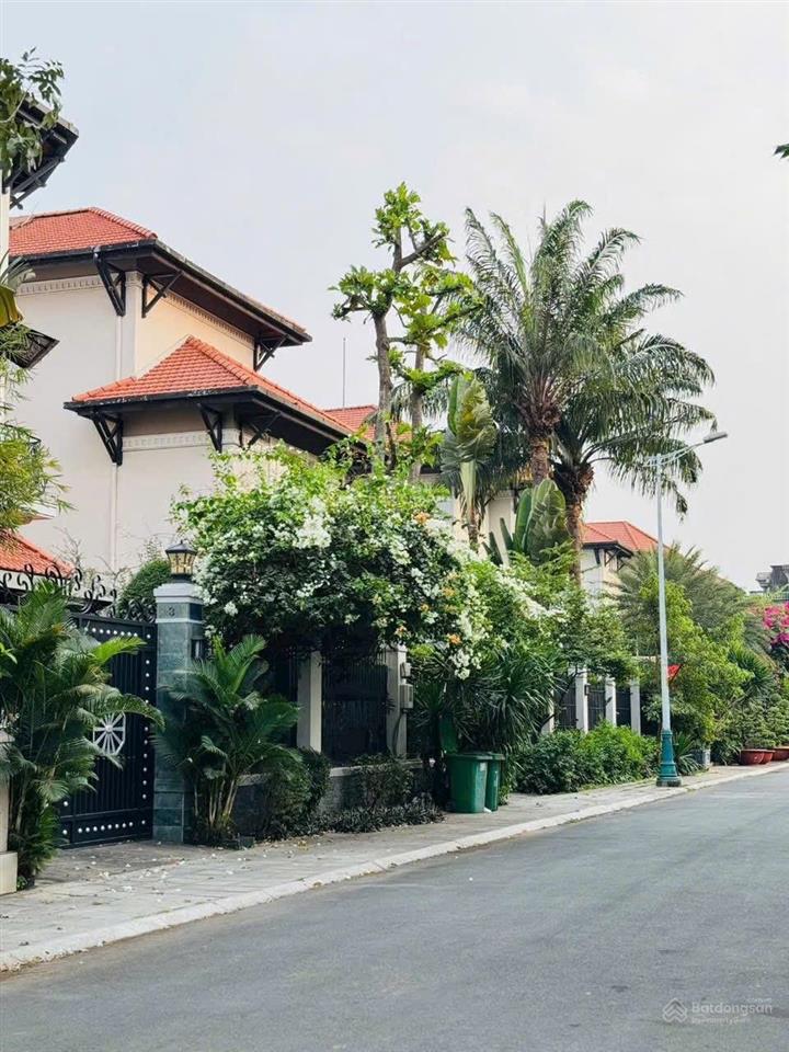 Mình cần bán villa hồ bơi sân vườn mặt tiền đường số thành mỹ lợi tp. thủ đức đảo kim cương quận 2