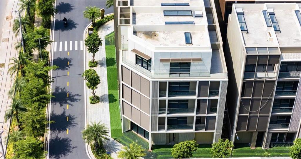 Bán căn góc soho 9x19,33 mặt tiền đỗ xuân hợp  giá 72 tỷ