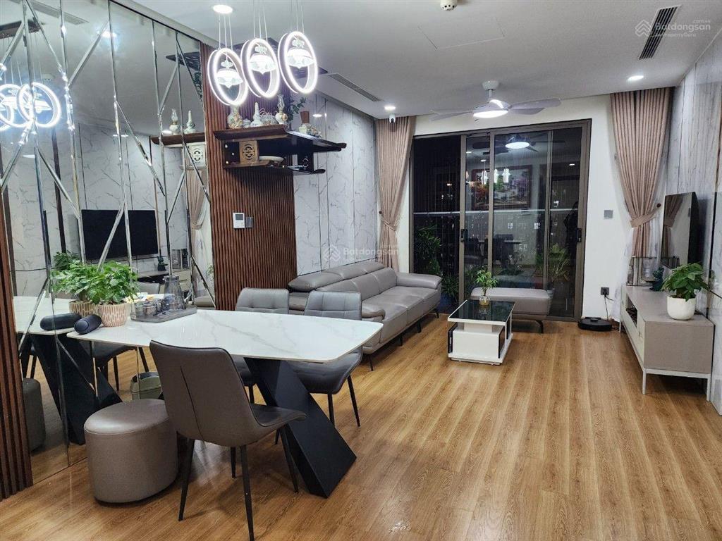 Chính chủ bán căn 90m v3 terra, tầng trung gần cầu kính, hướng đông nam mát mẻ