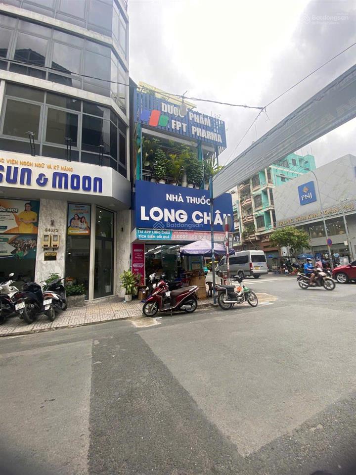 Tài sản dòng tiền, căn góc ngay chợ đường nguyễn đình chiểu 10x4m, trệt 2 lầu, giá bán 32 tỷ