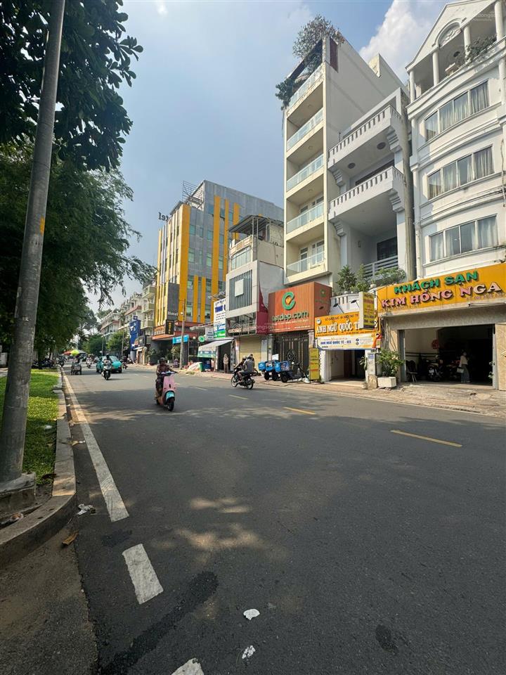Về quê an dưỡng tuổi già cần bán nhà mặt tiền sư vạn hạnh đối diện an đông plaza 3.9x27m, giá 30 tỷ