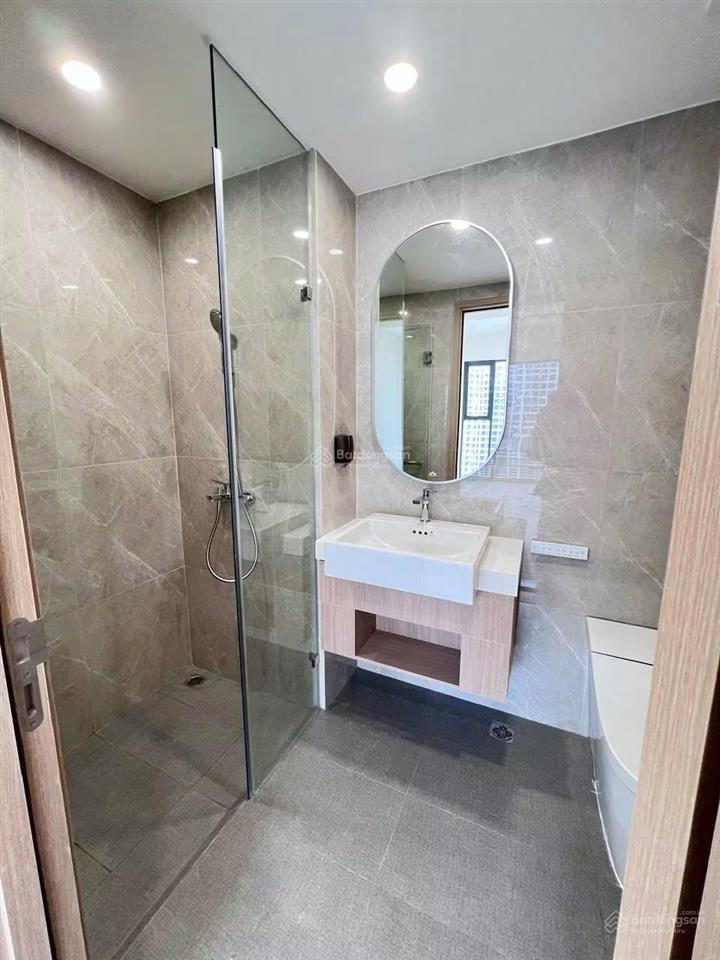 0903 115 *** bán nhanh căn 2pn tòa c mcp74m2 giá chỉ 4,3 tỷ sẵn sổ