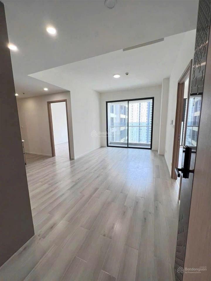 0903 115 *** bán nhanh căn 2pn tòa c mcp74m2 giá chỉ 4,3 tỷ sẵn sổ