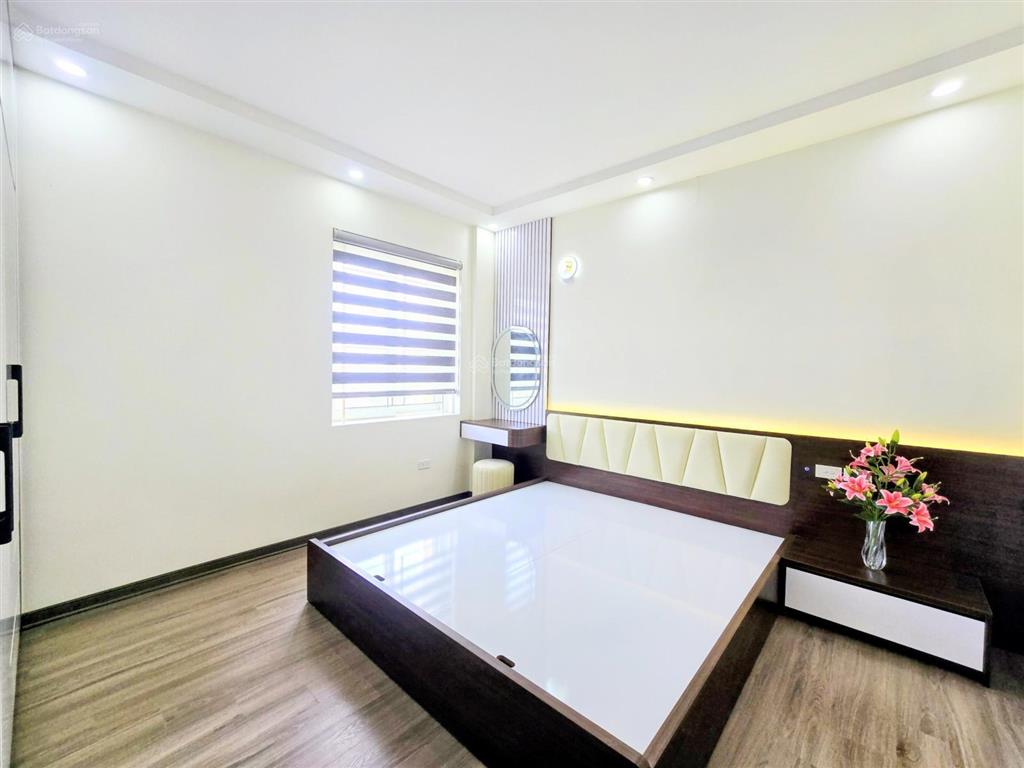 Chính chủ cần bán căn hộ  kđt việt hưng  mới coong  full nội thất tiền tỷ.