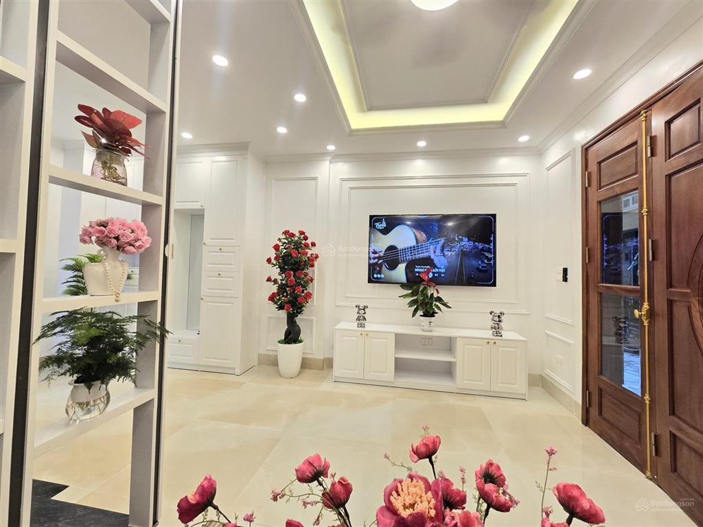 Bán nhà phân lô quân đội  tại số 4 ngách 4 ngõ 47, trần hòa, 6 tầng, thang máy, ô tô đỡ cửa