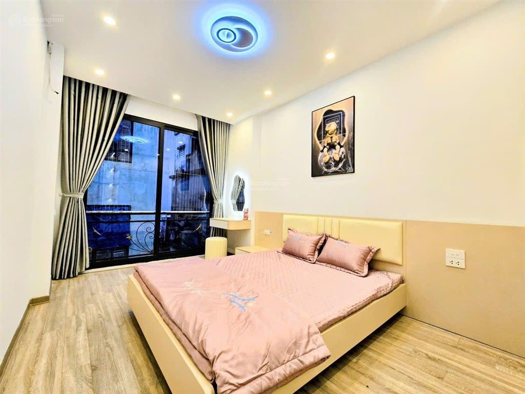 Chính chủ cho thuê nhà riêng mới phố giáp nhị 5 tầng full nội thất