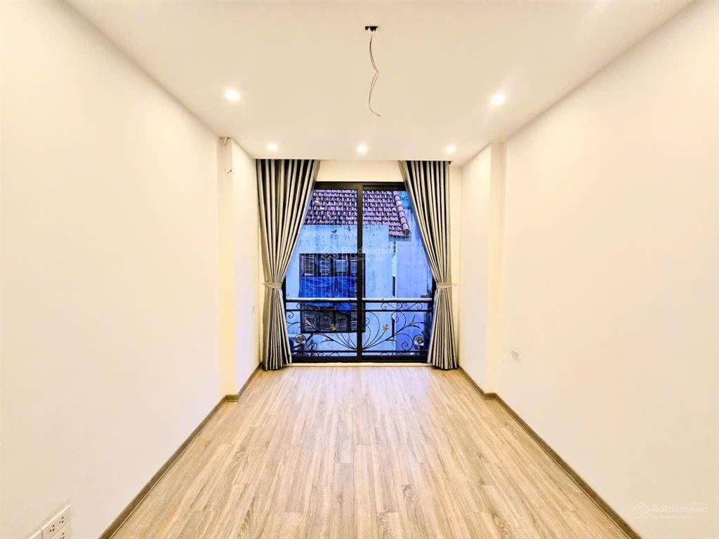 Chính chủ cho thuê nhà riêng mới phố giáp nhị 5 tầng full nội thất