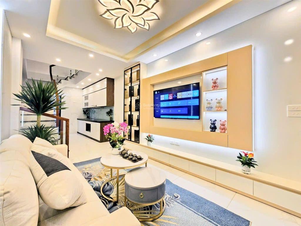 Chính chủ cho thuê nhà riêng mới phố giáp nhị 5 tầng full nội thất