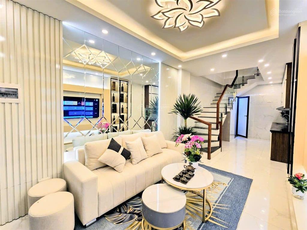 Chính chủ cho thuê nhà riêng mới phố giáp nhị 5 tầng full nội thất