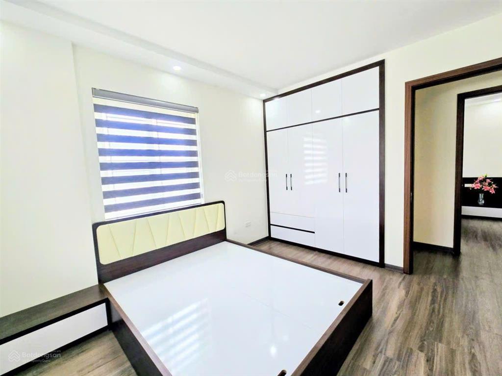 Chính chủ cho thuê căn hộ 3 ngủ, full nội thất sang trọng, khách thuê mang mỗi quần áo đến ở luôn.