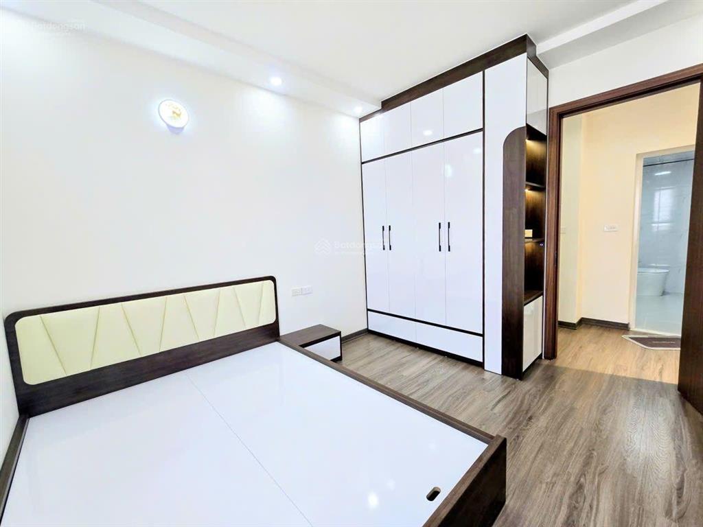 Chính chủ cho thuê căn hộ 3 ngủ, full nội thất sang trọng, khách thuê mang mỗi quần áo đến ở luôn.