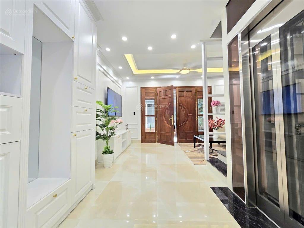 Chính chủ cho thuê nhà phân lô  ô tô  6 tầng  thang máy  full nội thất như hình.