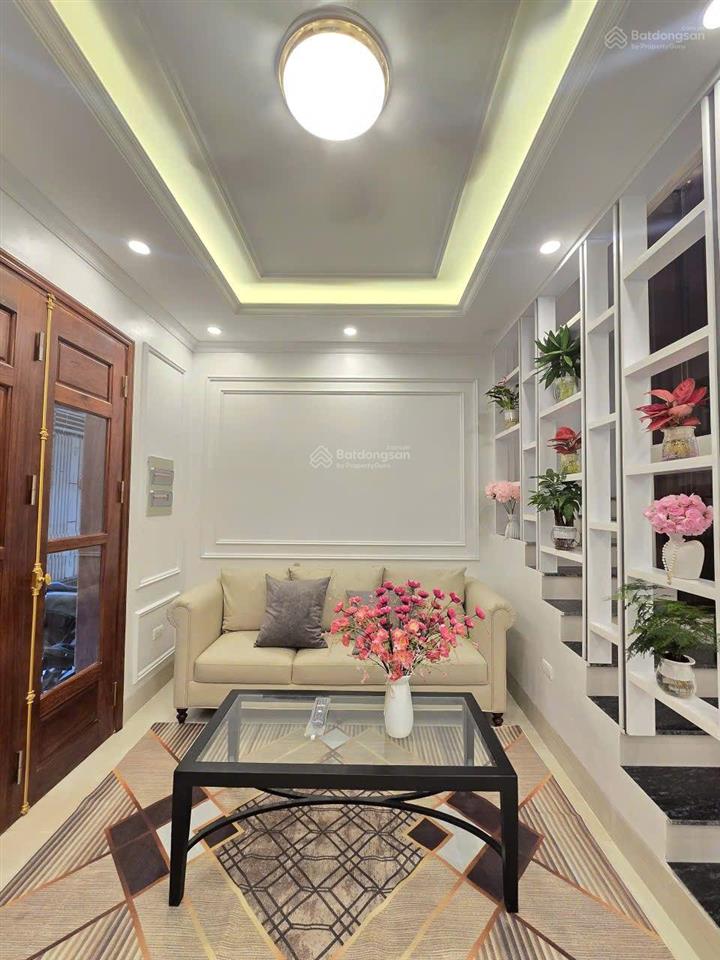 Chính chủ cho thuê nhà phân lô  ô tô  6 tầng  thang máy  full nội thất như hình.