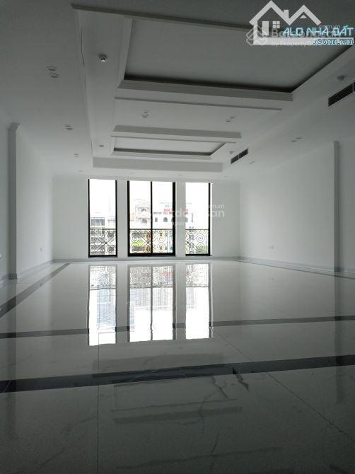 Cho thuê 5 căn liền kề vân canh, cuối đường trịnh văn bô, thang máy, oto đỗ tránh.
